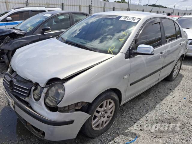 2004 VOLKSWAGEN POLO SEDAN 