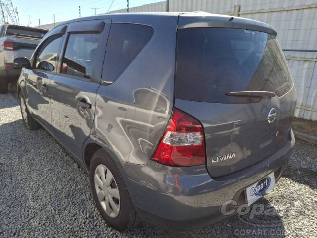 2011 NISSAN LIVINA 