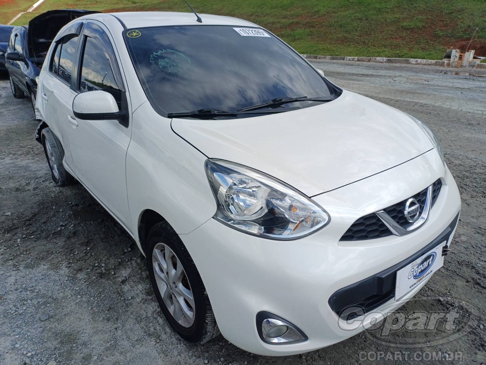 Nissan March SV 1.0 12V 2016 Colisão Traseira