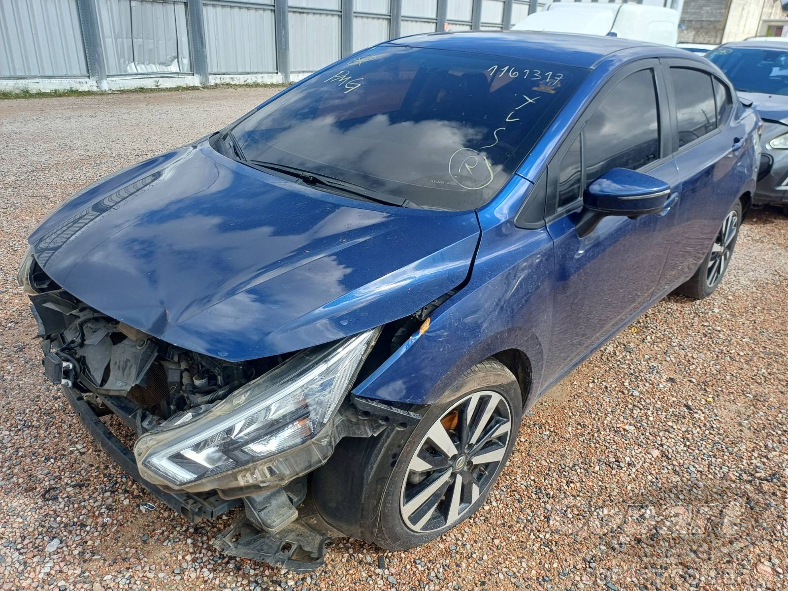 Foto 2: 2023 NISSAN VERSA