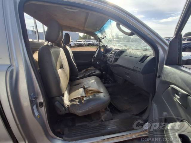 2013 TOYOTA HILUX CS 