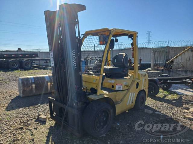 2017 TOYOTA EMPILHADEIRA 