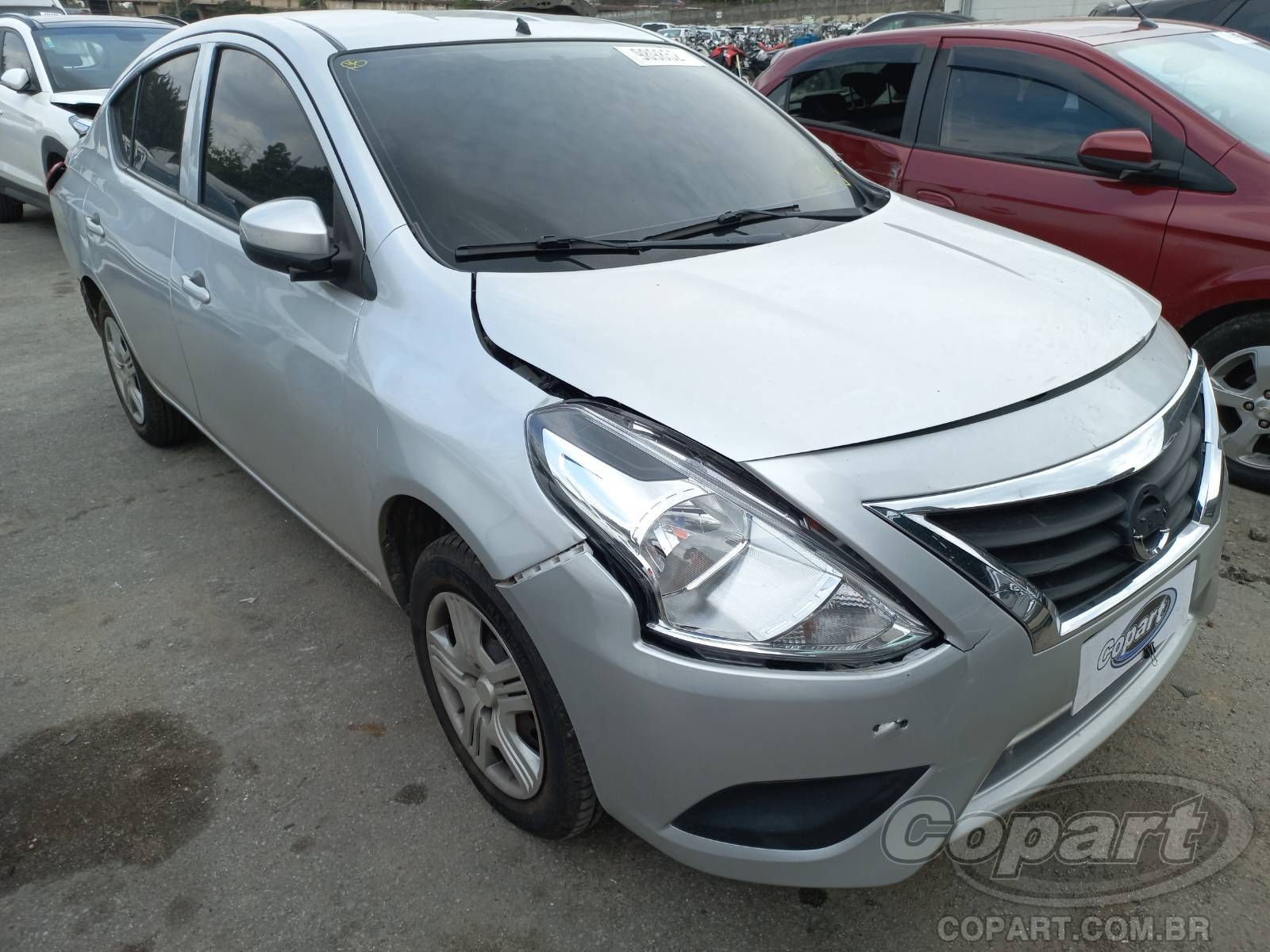 Veículo Nissan Versa Nissan Versa 1.0 2018 Médio Dano Traseiro 2018 em leilão