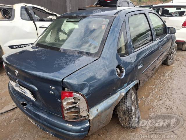 2000 CHEVROLET CORSA SEDAN 