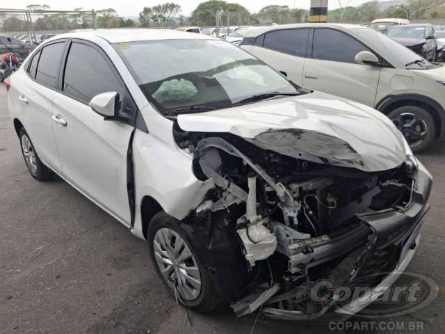 2025 TOYOTA YARIS SEDA 