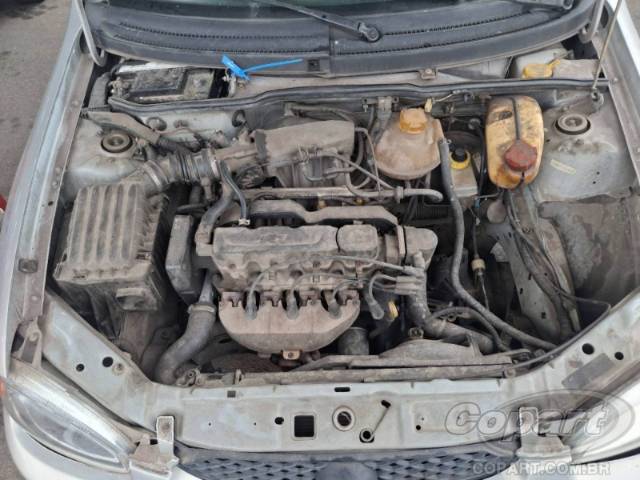 2001 CHEVROLET CORSA SEDAN 