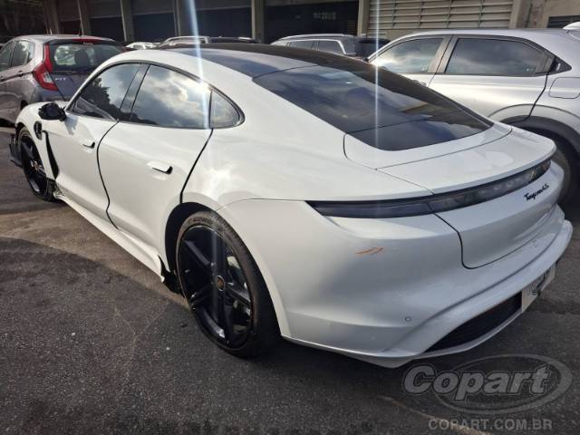 2021 PORSCHE TAYCAN 