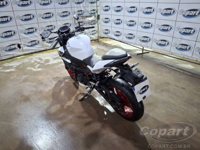 2026 KAWASAKI Z500 