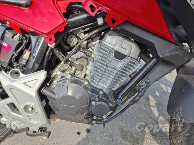 2026 HONDA CB 300F 