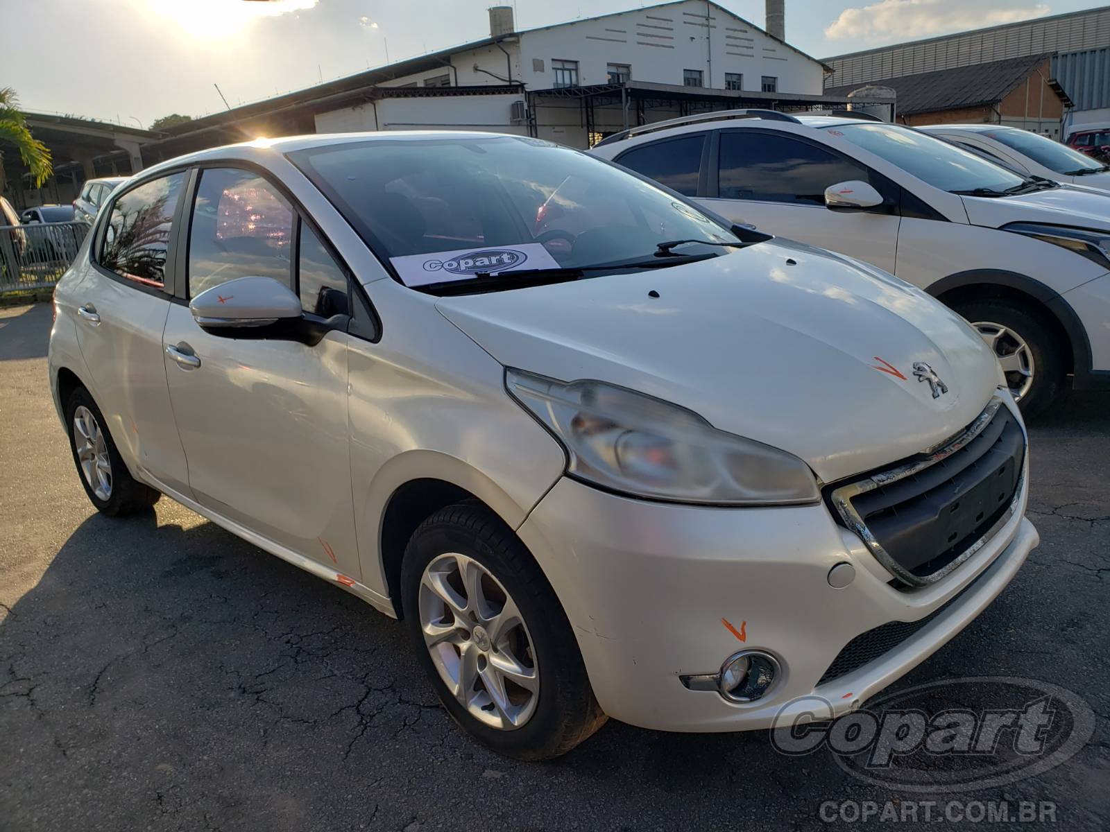 Veículo Peugeot 208 Peugeot 208 Active 1.5 2014 Pequena Monta 2014 em leilão