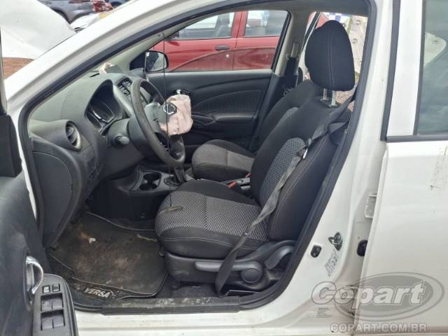 2017 NISSAN VERSA 