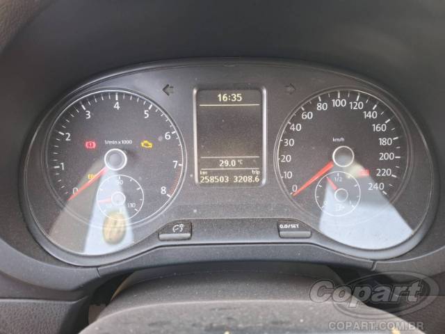2013 VOLKSWAGEN FOX 