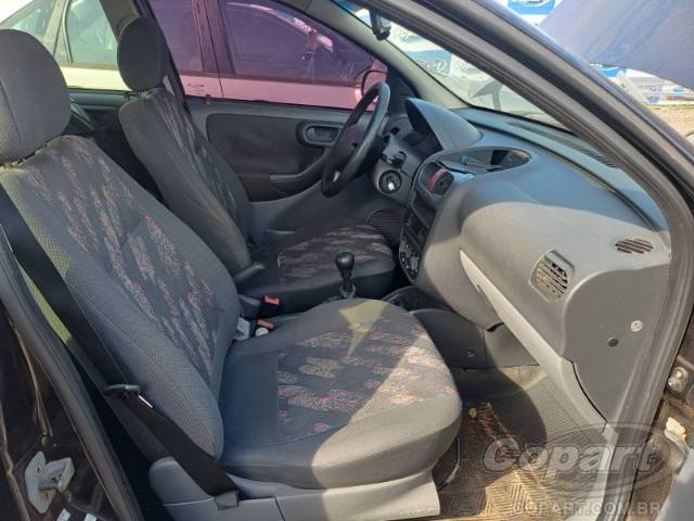 2004 CHEVROLET CORSA 