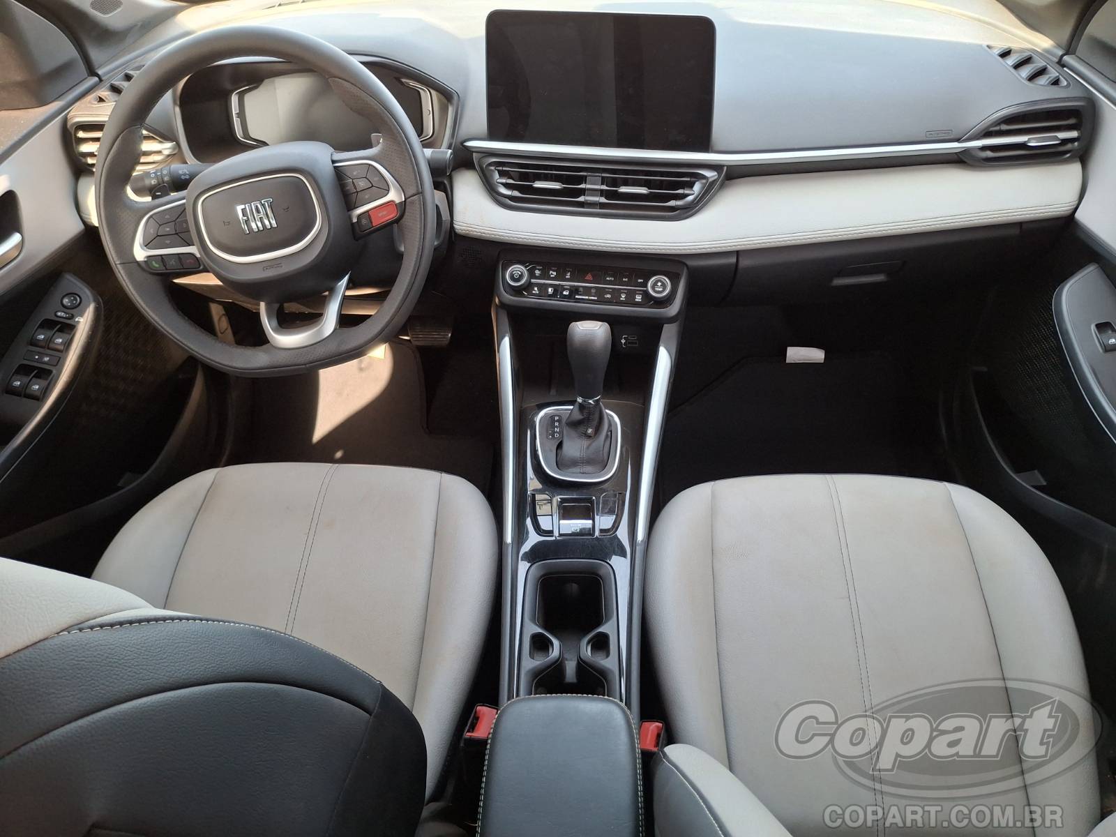 Foto 9 de 10: 2025 FIAT FASTBACK