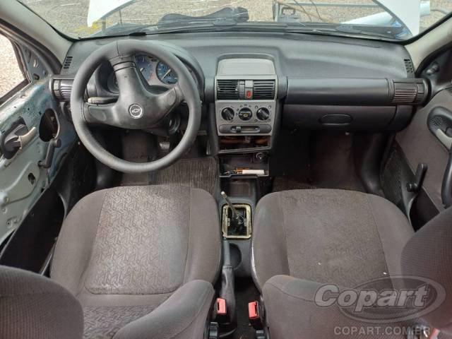 2003 CHEVROLET CORSA SEDAN 