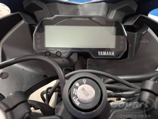 2025 YAMAHA YZF R15 