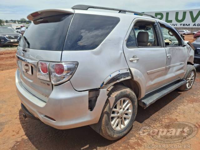 2014 TOYOTA HILUX SW4 