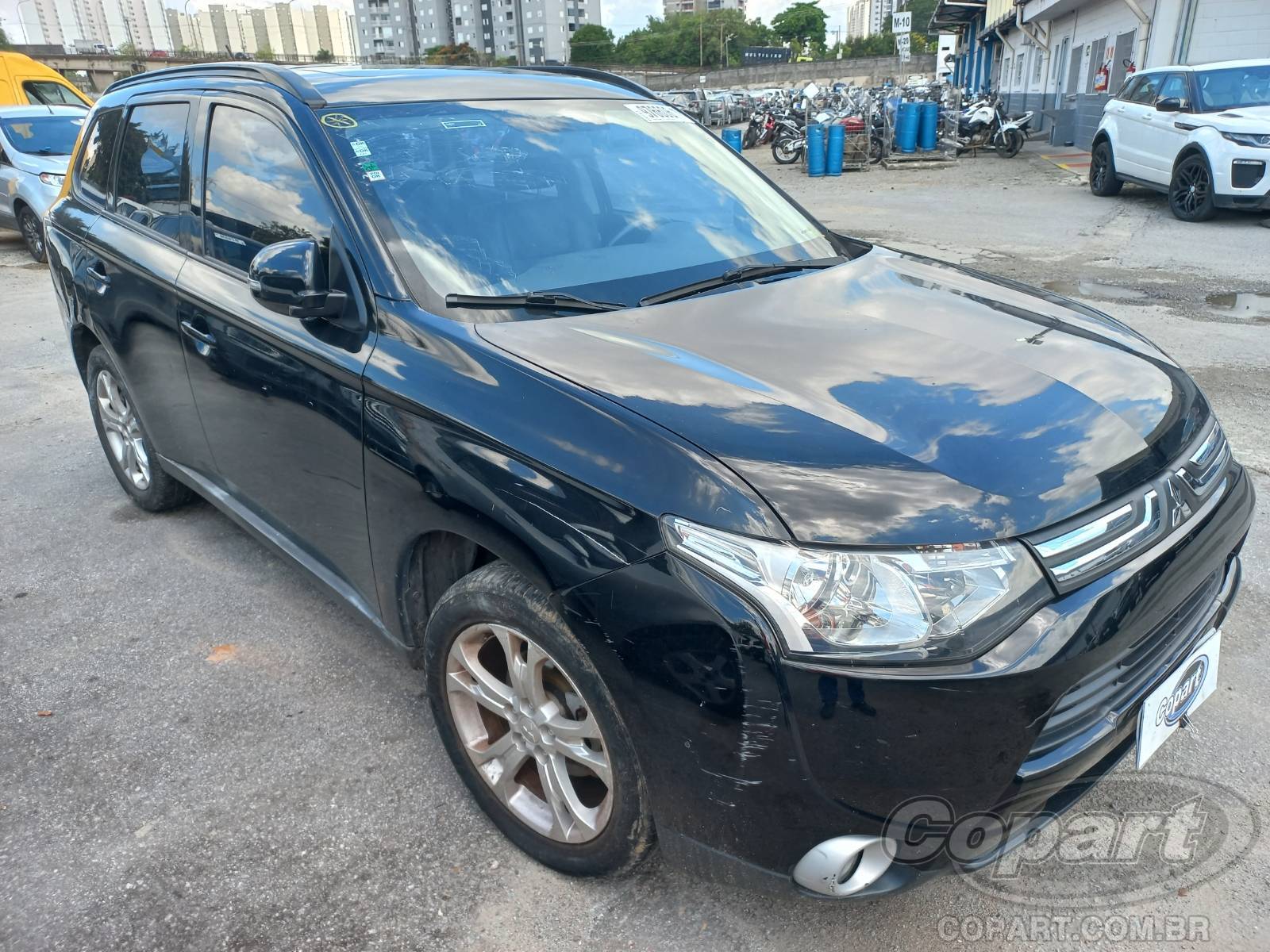 Veículo Mitsubishi Outlander Mitsubishi Outlander 2.0 2015 Colisão Média Monta 2015 em leilão