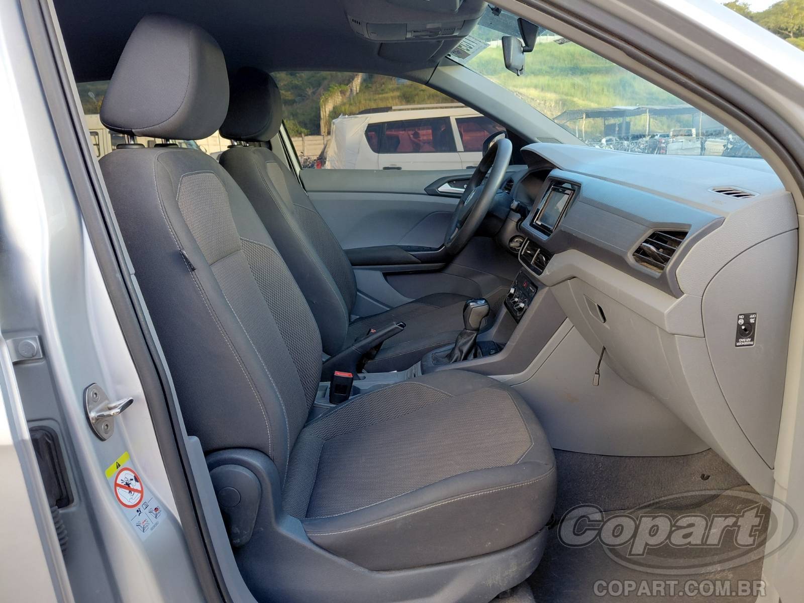 2021 VOLKSWAGEN T-CROSS — foto 5 de 11