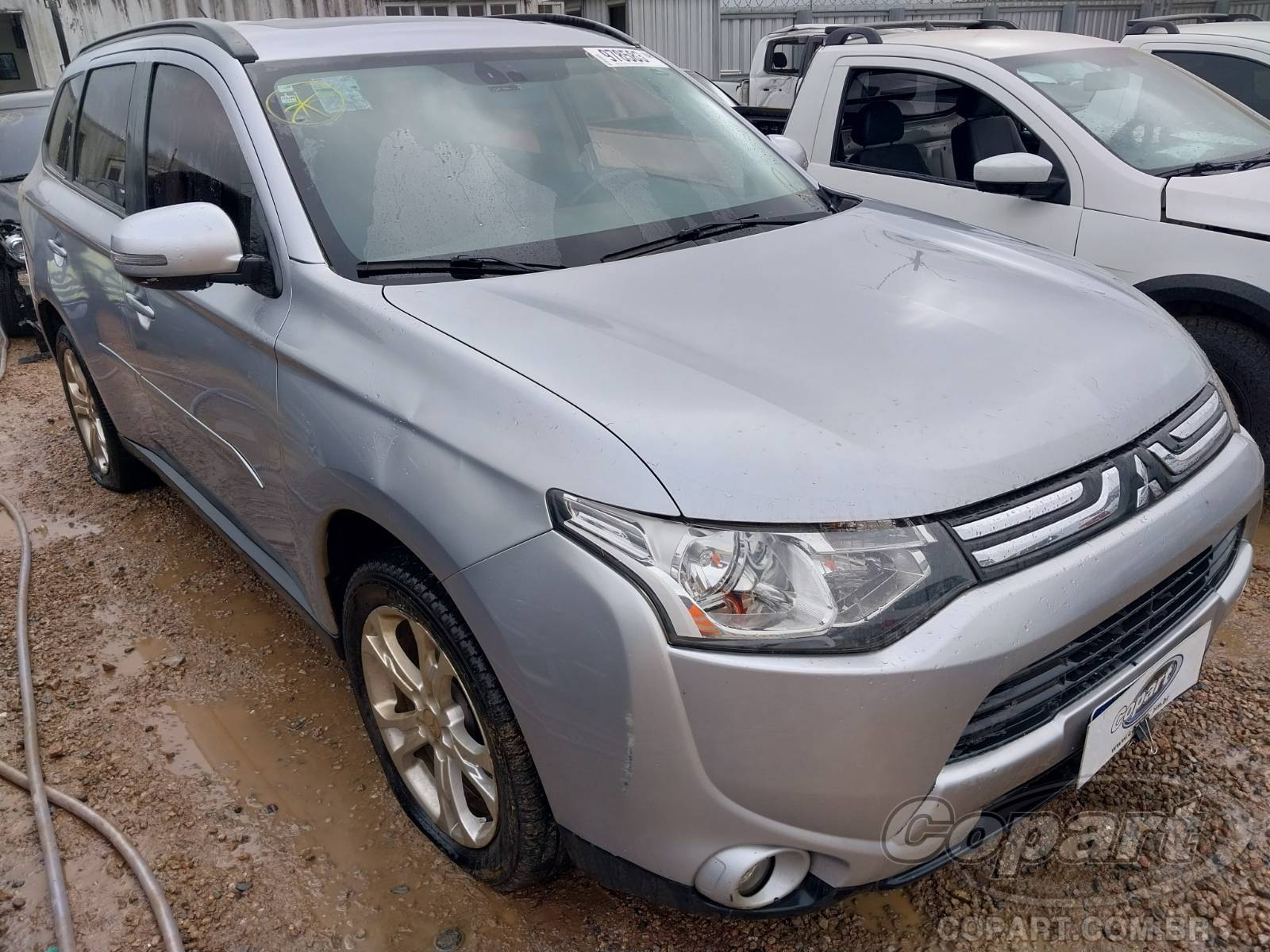 Mitsubishi Outlander 2.0 2014 Colisão Média Monta