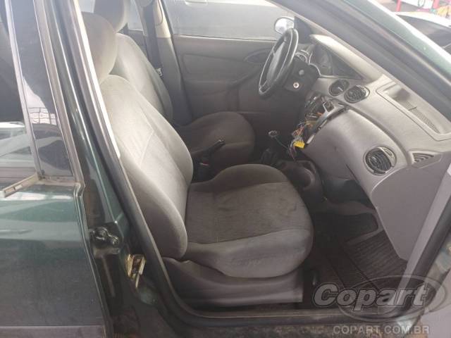 2002 FORD FOCUS 
