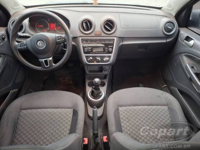 2015 VOLKSWAGEN VOYAGE 