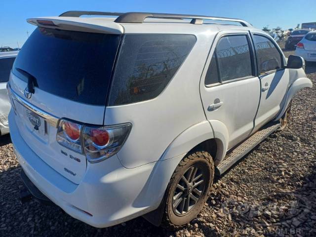 2015 TOYOTA HILUX SW4 