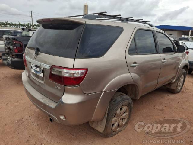 2011 TOYOTA HILUX SW4 