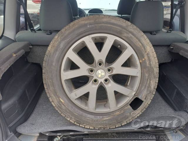 2015 MITSUBISHI PAJERO TR4 