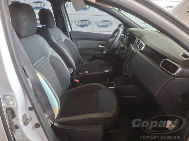 2025 RENAULT DUSTER 