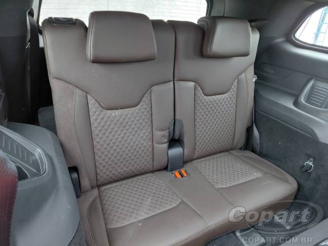 2025 JEEP COMMANDER 