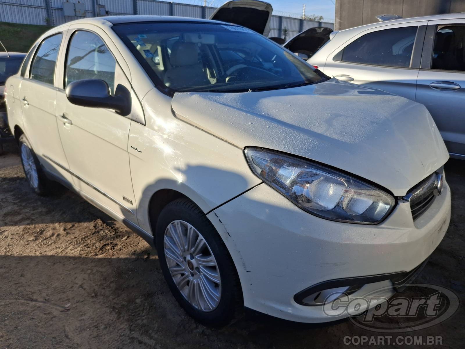 Veículo Fiat Grand Siena FIAT GRAND SIENA ESSENCE 1.6 16V E.TORQ 2015 2015 em leilão