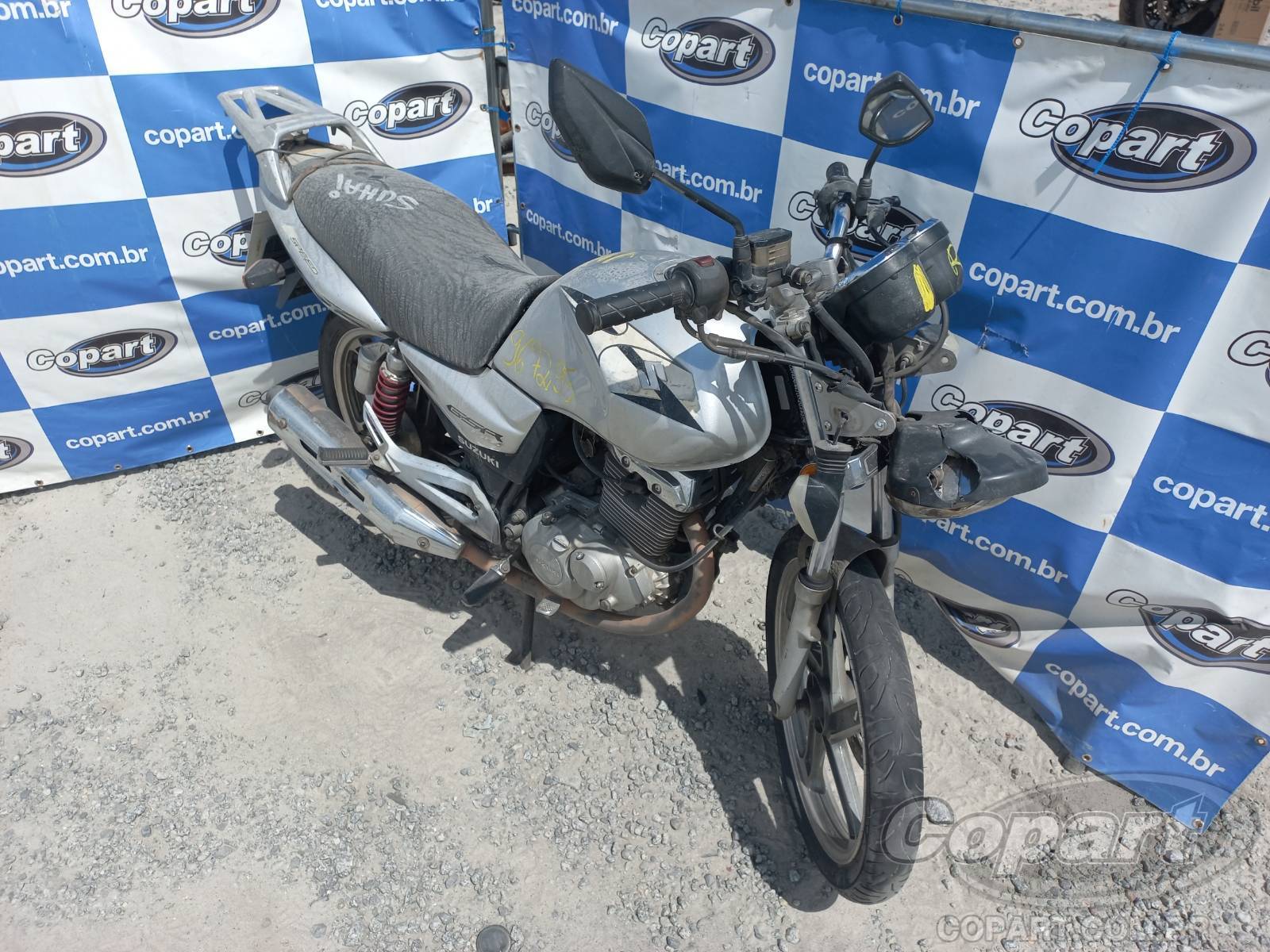 Veículo SUZUKI GSR Suzuki GSR 150i 2013 Médio Dano 2013 em leilão