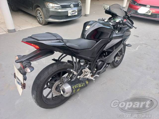 2025 YAMAHA YZF R15 