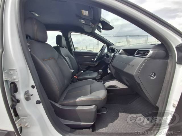 2026 RENAULT DUSTER 