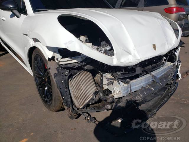 2015 PORSCHE MACAN 