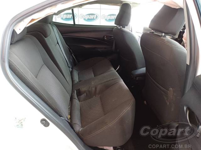 2024 TOYOTA YARIS SEDA 