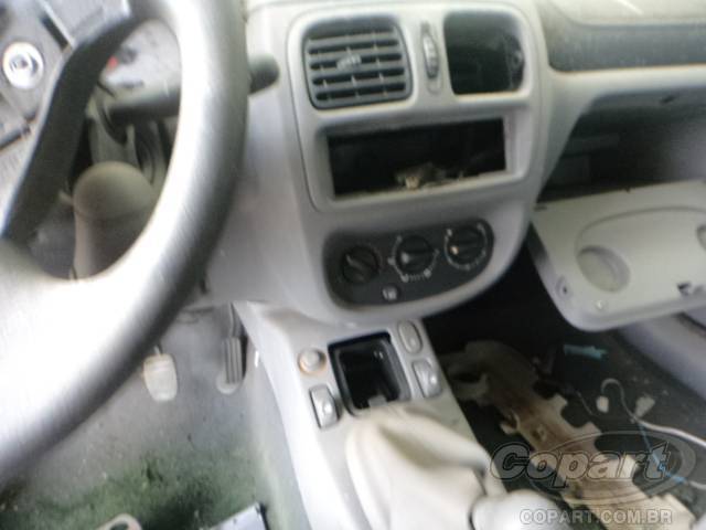 Foto 9 de 10: 2001 RENAULT CLIO