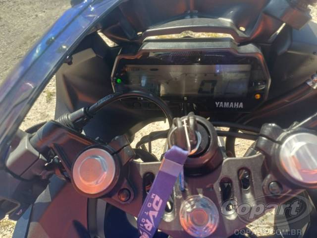 2025 YAMAHA YZF R15 