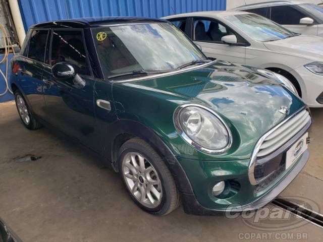 2015 MINI COOPER 