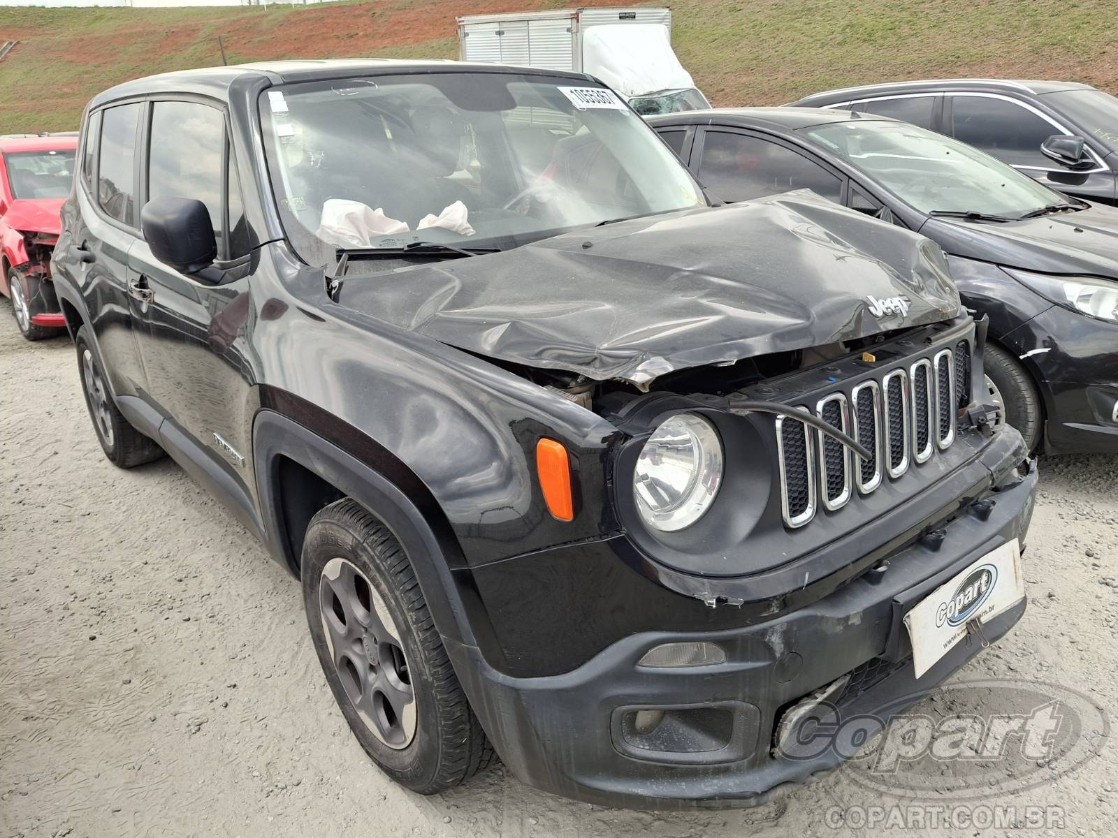 Veículo Fiat Renegade JEEP RENEGADE 2015/2016 SUV Pequenos COLISÃO FRONTAL 2016 em leilão