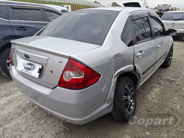 2007 FORD FIESTA SEDAN 