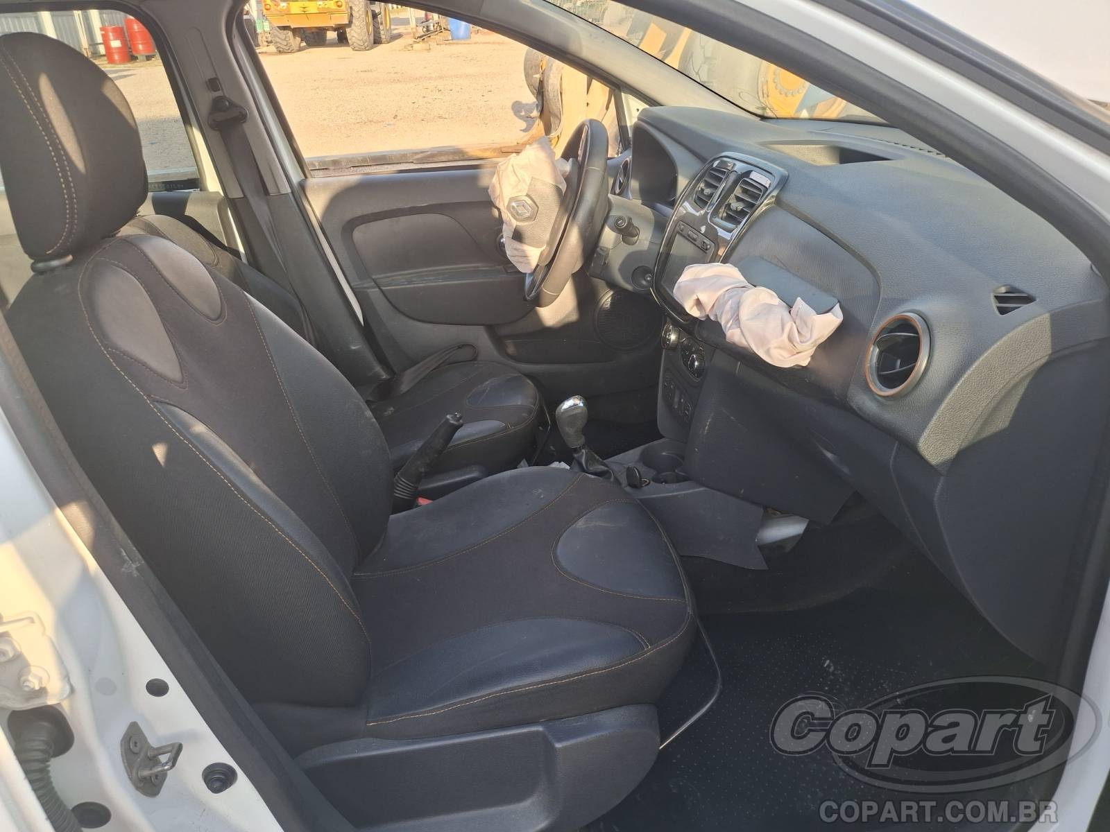 2016 RENAULT SANDERO — foto 5 de 12