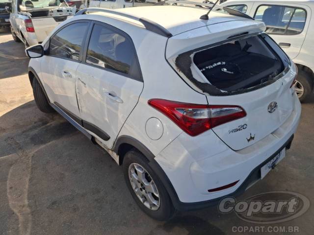 2014 HYUNDAI HB20 
