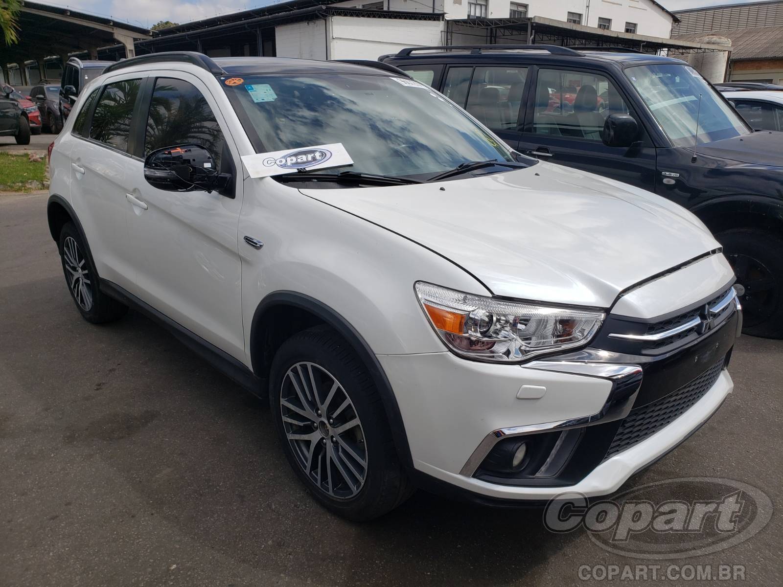 Veículo Mitsubishi ASX 2018 MITSUBISHI ASX AWD CVT com teto e xenon 2.0 16V MIVEC 2019 em leilão