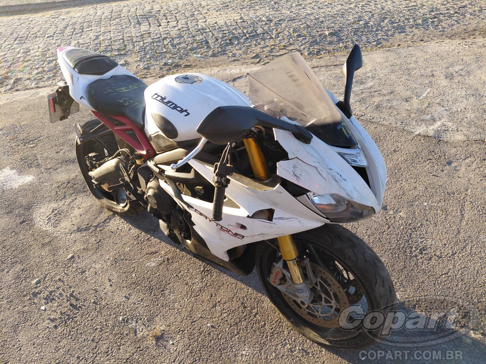 2016 TRIUMPH DAYTONA — leilão em Caçapava/SP