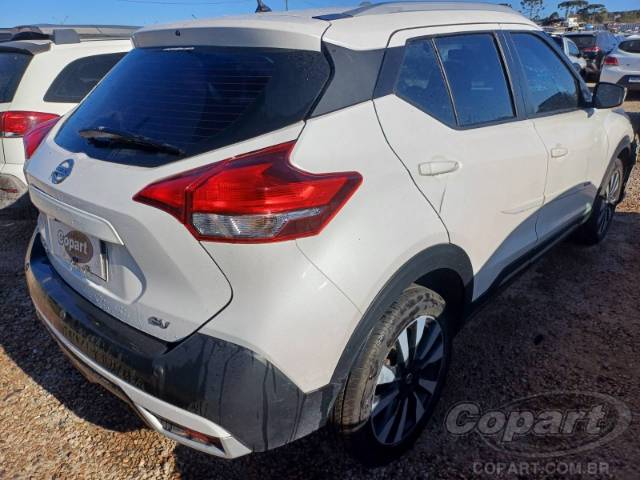 2021 NISSAN KICKS 