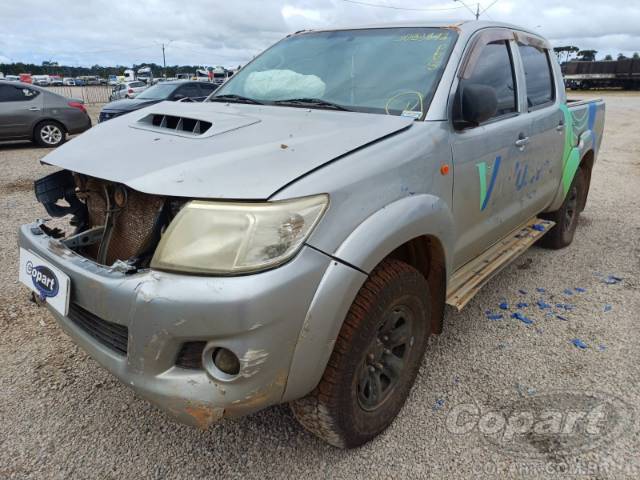 2015 TOYOTA HILUX CD 