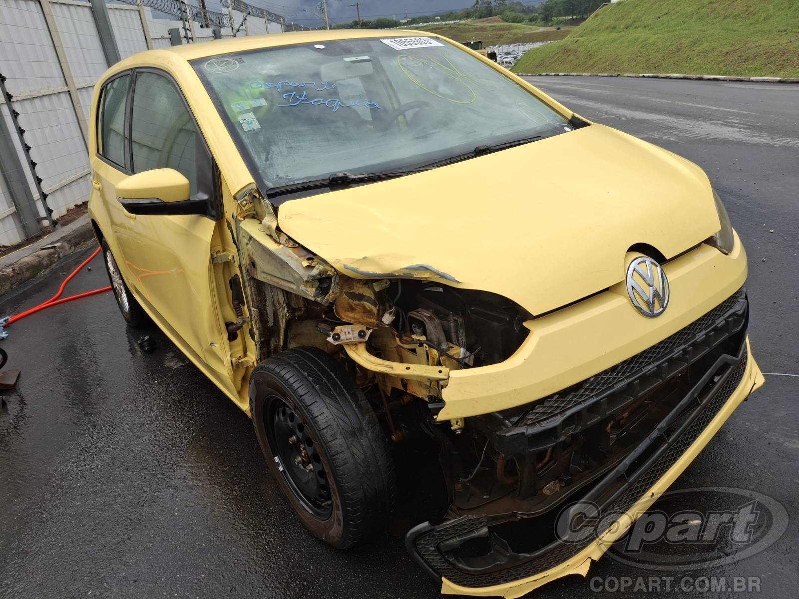 Veículo VW - VolksWagen Volkswagen VOLKSWAGEN UP 1.0 12V 2015 em leilão