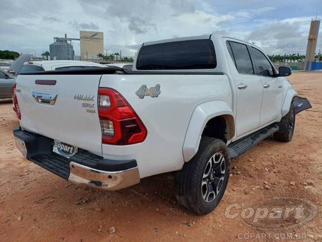2024 TOYOTA HILUX CD 